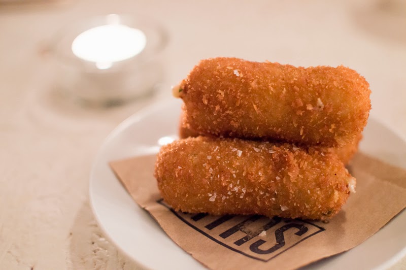 ritas-hackney-london-fields-restaurant-review-food-bloomzy-fried-cheese