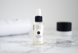 Review: Pestle & Mortar Pure Hyaluronic Serum - Bloomzy